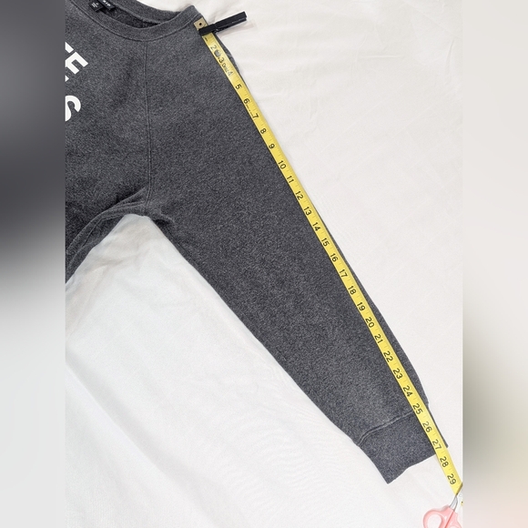 Torrid "Free Shrugs" Sweatshirt (Torrid 0) - Picture 7 of 10